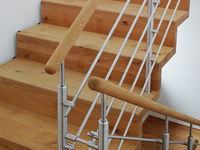 Faltwerktreppe mit Zwischenpodest